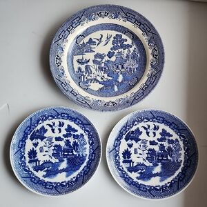 3 piece Churchill Made In Stafforshire England.Blue and White.